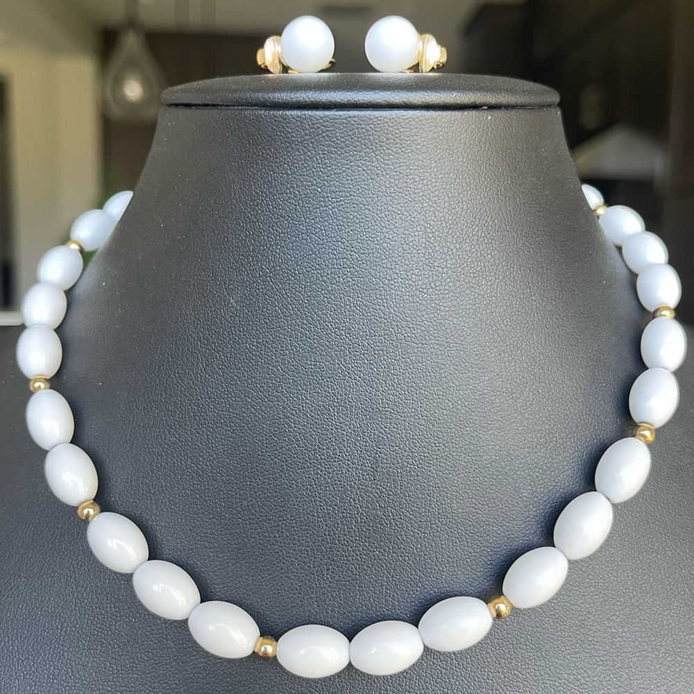 VTG Monet White Gold Tone Beaded 16” Choker Necklace & Earrings Jewelry Set